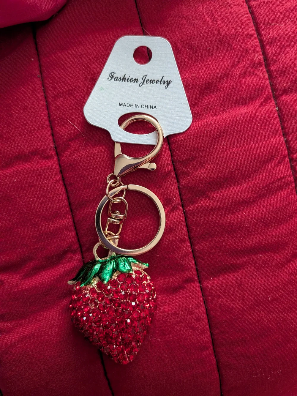 Fashion Jewelry Red Crystal Strawberry Key Ring with Gold Hardware